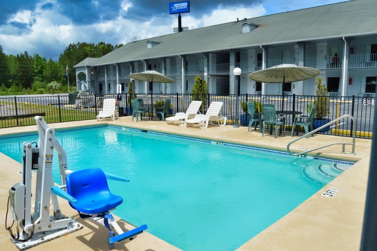 Days Inn By Wyndham Hardeeville Near Hilton Head Exteriör bild