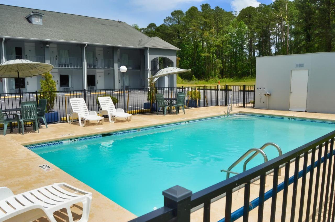 Days Inn By Wyndham Hardeeville Near Hilton Head Exteriör bild