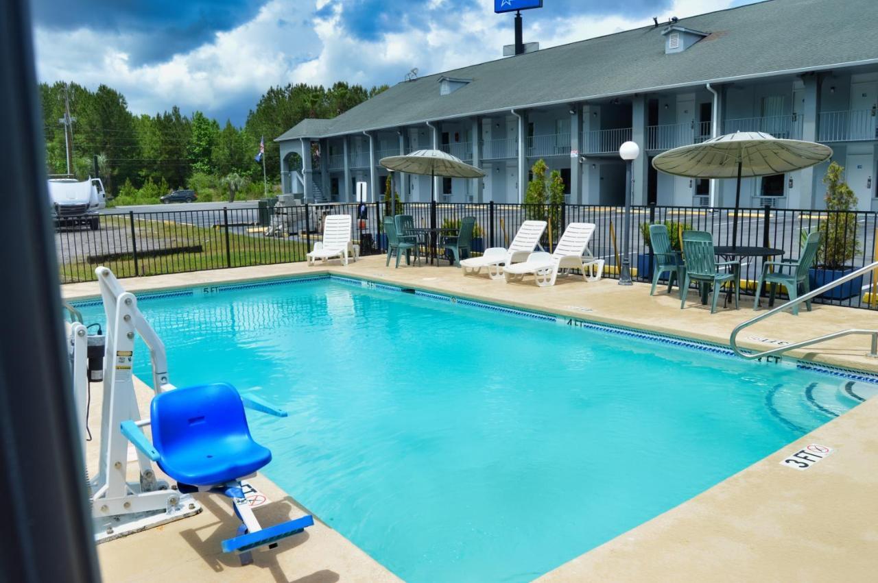 Days Inn By Wyndham Hardeeville Near Hilton Head Exteriör bild